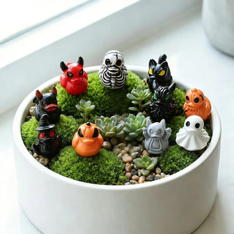 Mini Devil Ghost Skull Resin Ducks, Cute Spooky Desktop Decor, Creative Desktop Ornament, Mini Garden Ornament, Home Decor Ornament, Halloween Christmas Decoration, Party Gift, Decorative Piece, Decorative Ornaments