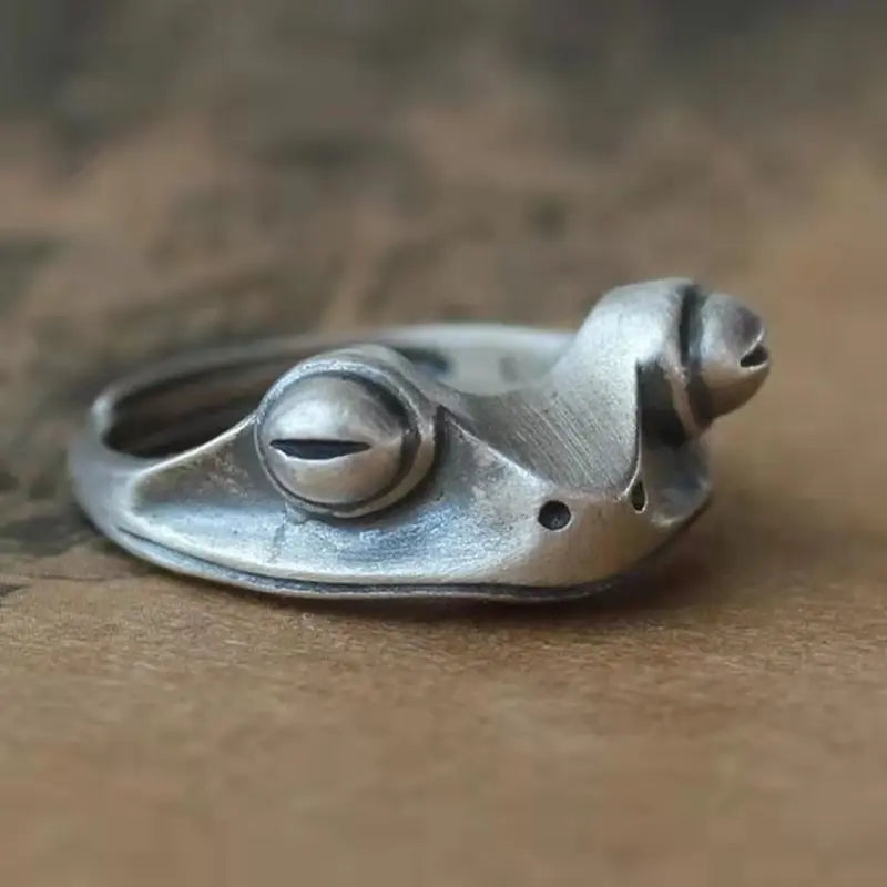 Adjustable Stainless Steel Vintage Frog Ring with Movable Tongue for Men and Women