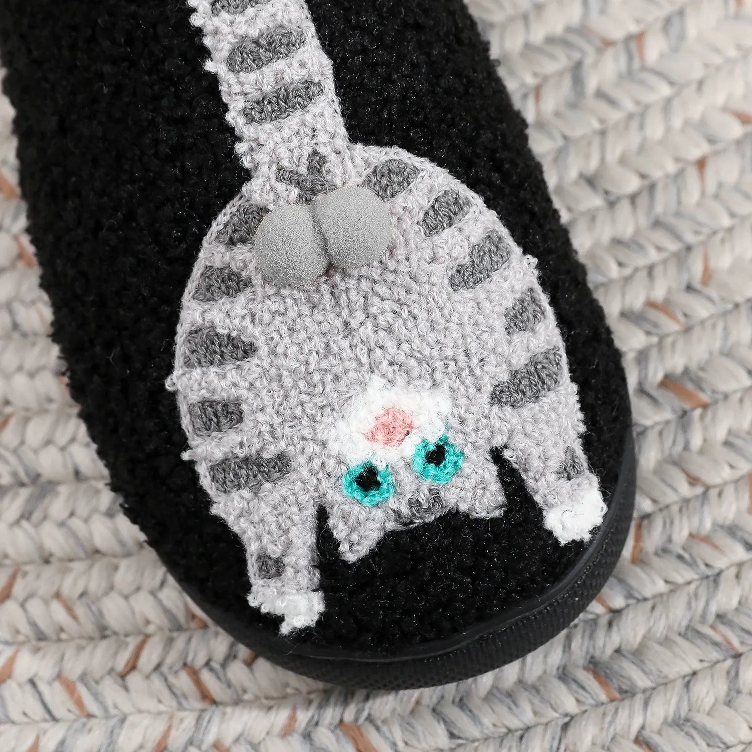 Women's Cat Cotton Slippers Fun & Comfortable Plush Footwear for Men & Women Autumn Winter Indoor Use Cozy Stylish - Girl Black
