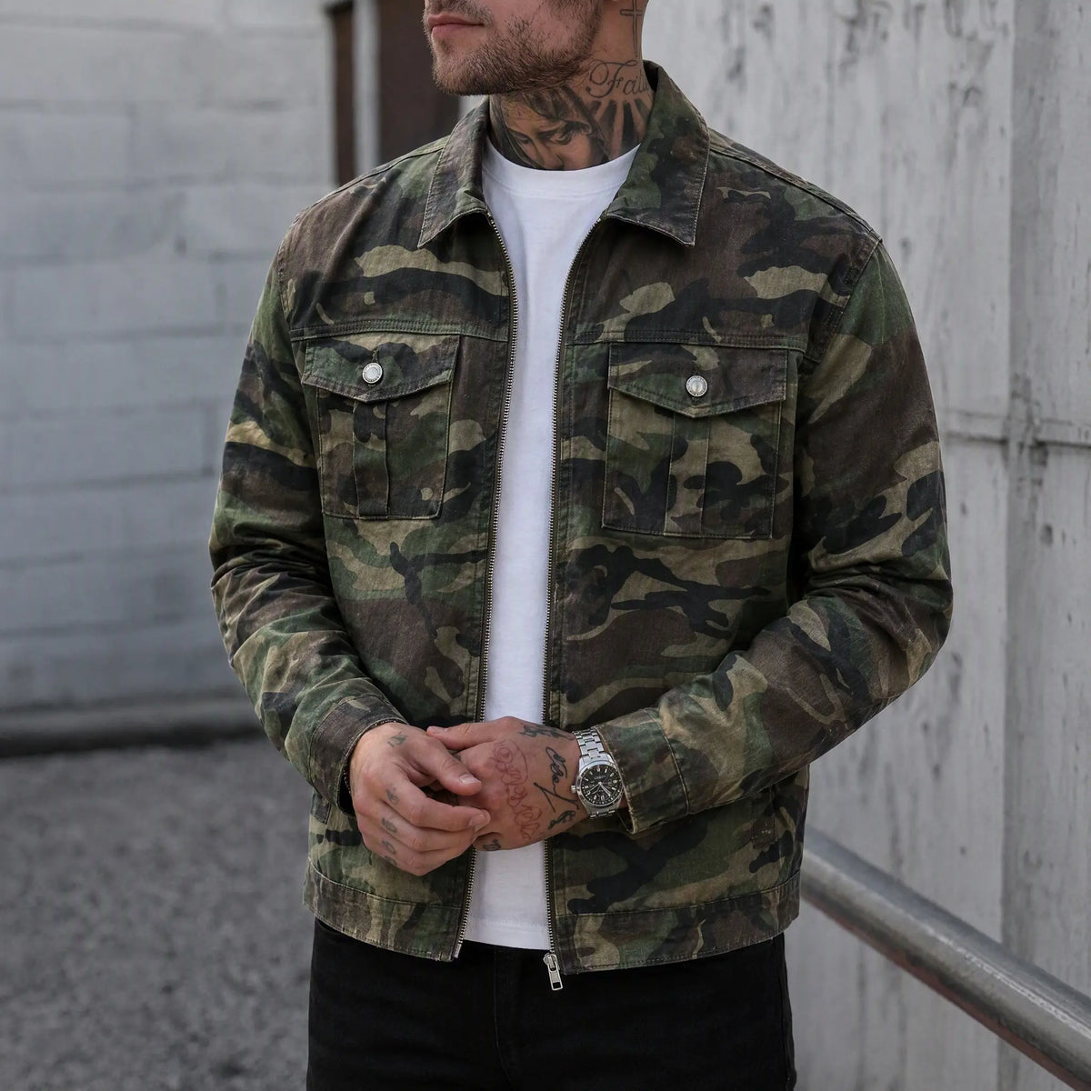 Men's Military Style Camouflage Zip-Up Jacket with Chest Pockets