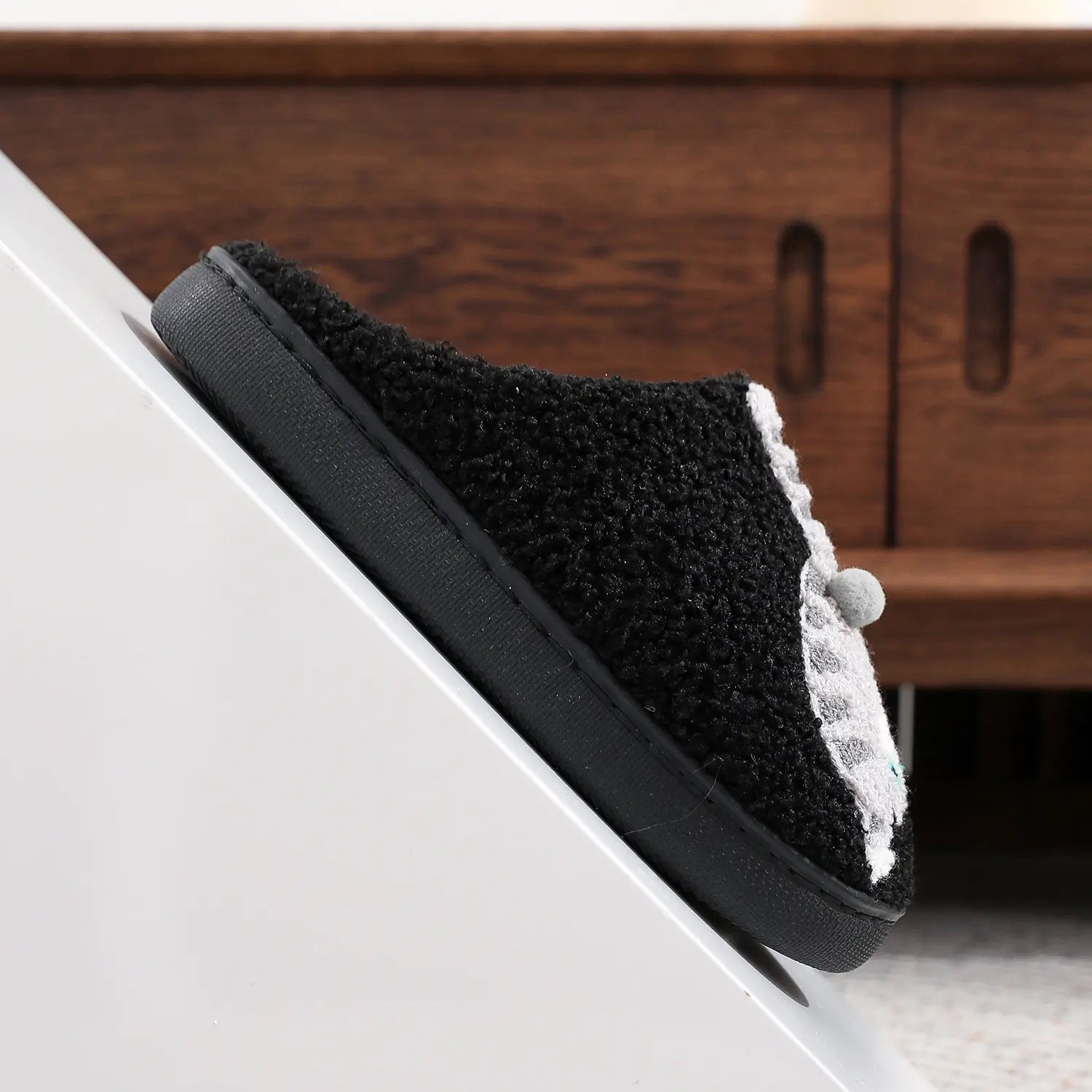 Women's Cat Cotton Slippers Fun & Comfortable Plush Footwear for Men & Women Autumn Winter Indoor Use Cozy Stylish - Girl Black